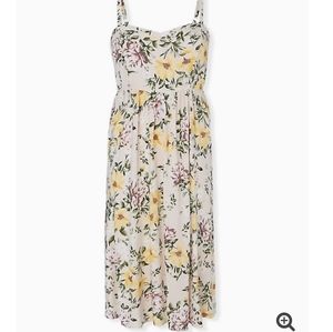 Beautiful flattering summer dress w/pockets!